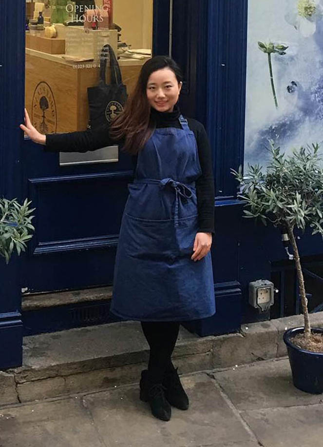 Xinxin Zhang outside a shop