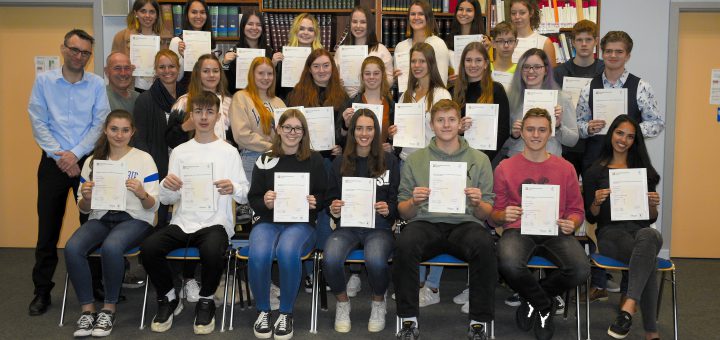 School Profile - Herderschule Giessen - Certificate Ceremony