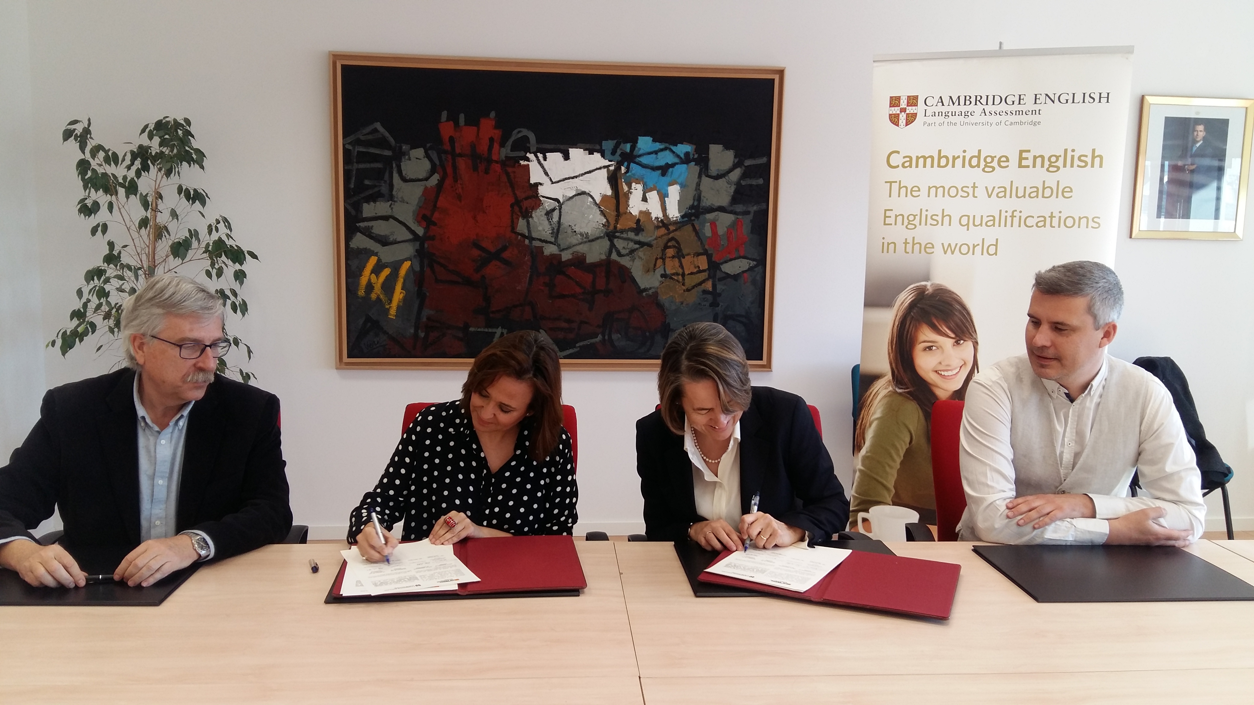Firma con Gobierno Aragón 1 Firma con Gobierno Aragón 1