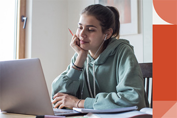 studente al computer portatile