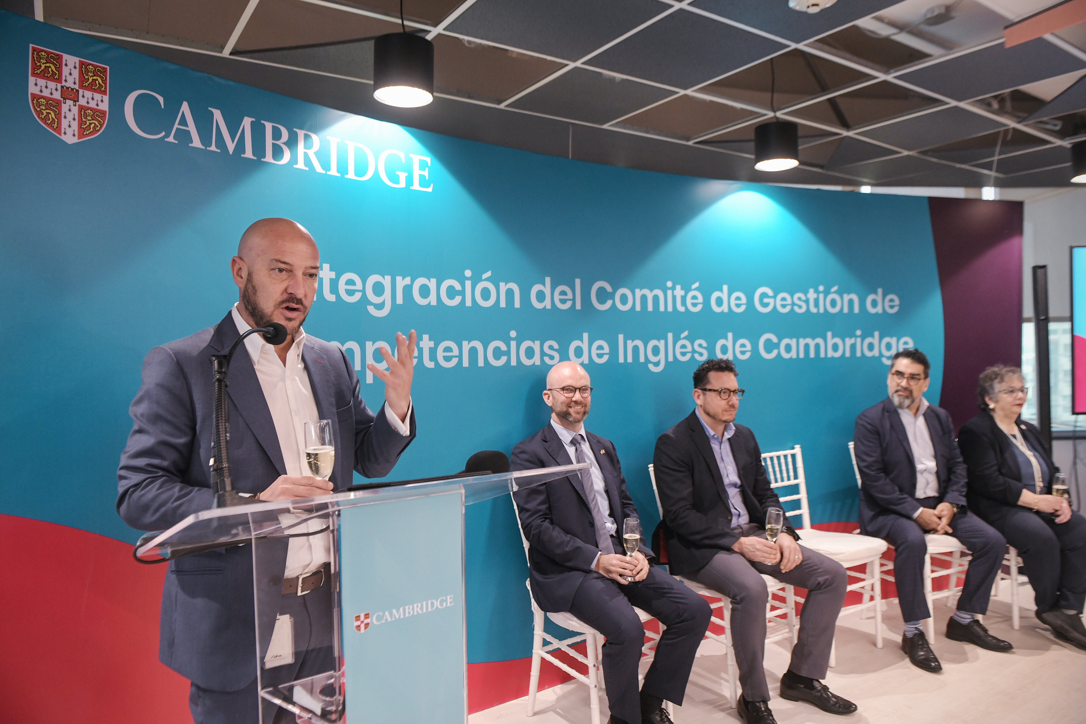 2023.11.29-Cambridge y CONOCER se unen-cDSC_8940